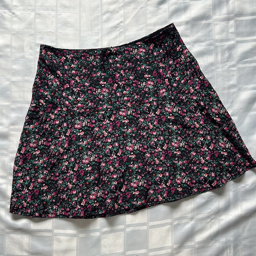 Wilfred Floral Mini Skirt - Black and Pink